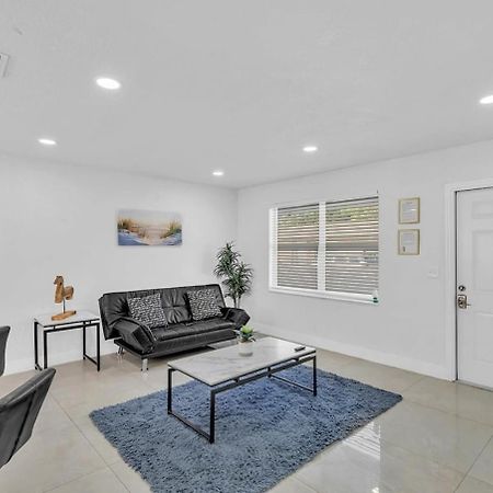 2 Bdrm Modern House Mins From Beach & Casino Hb1 Hallandale Beach Ngoại thất bức ảnh