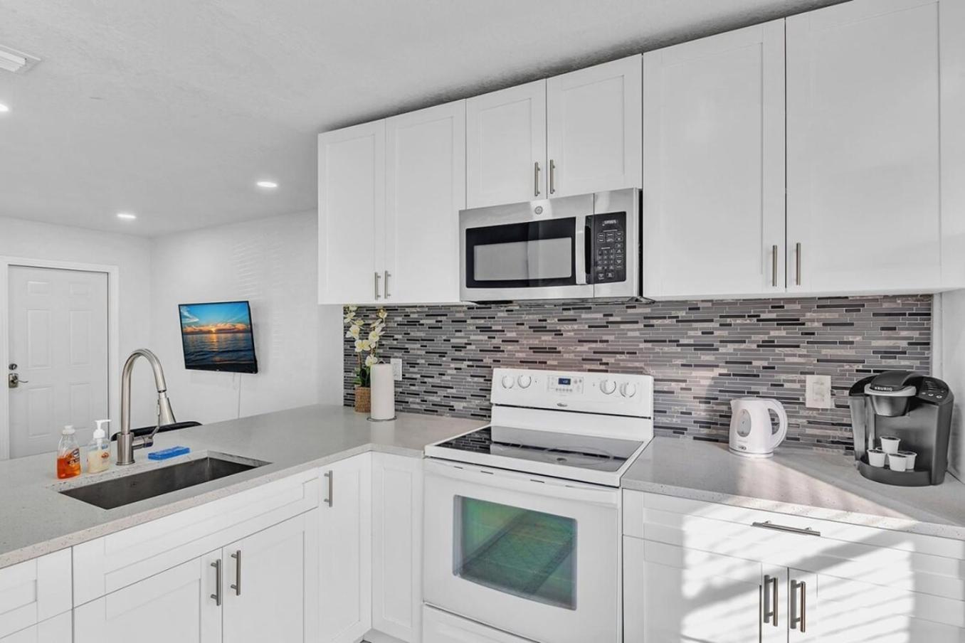 2 Bdrm Modern House Mins From Beach & Casino Hb1 Hallandale Beach Ngoại thất bức ảnh