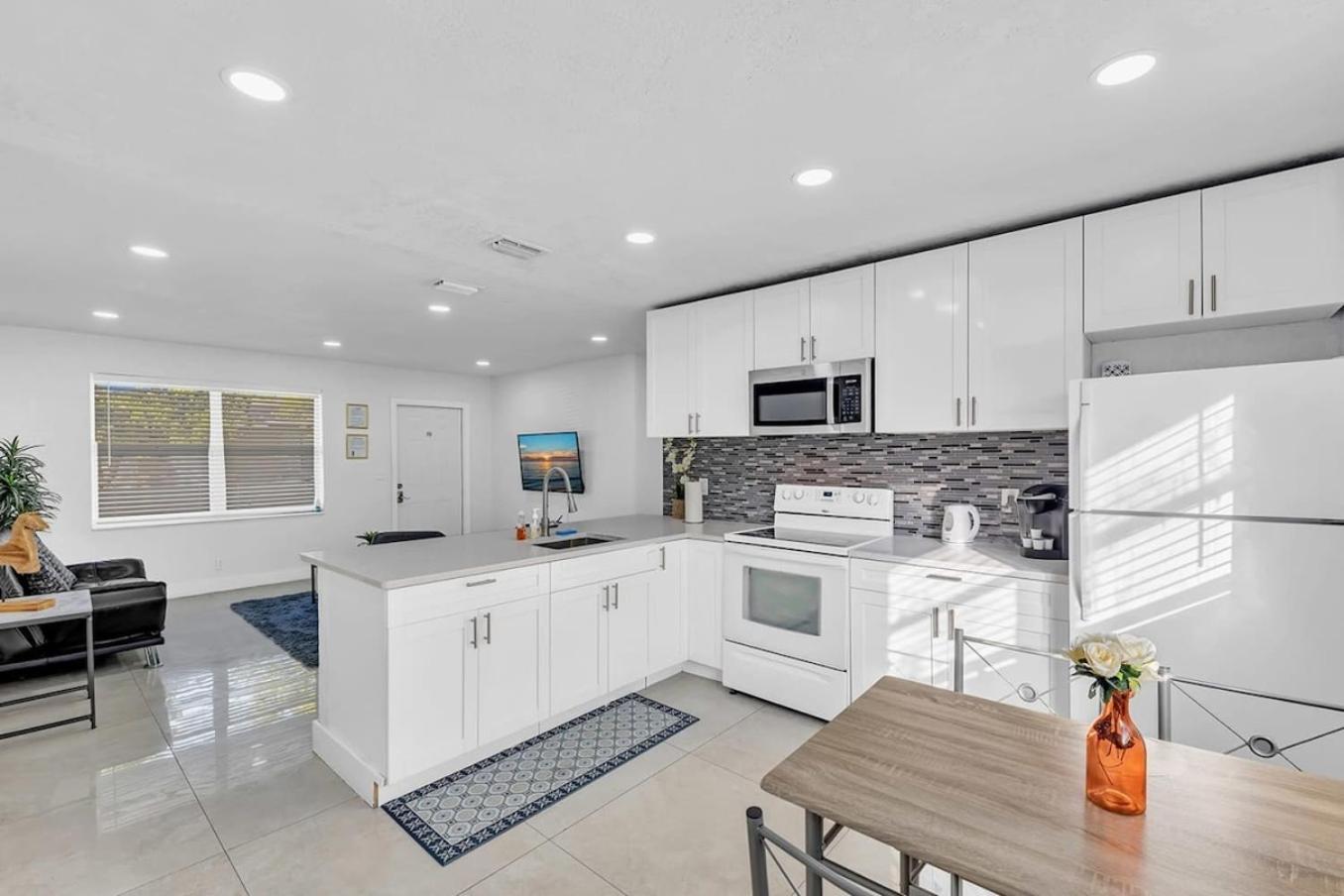 2 Bdrm Modern House Mins From Beach & Casino Hb1 Hallandale Beach Ngoại thất bức ảnh