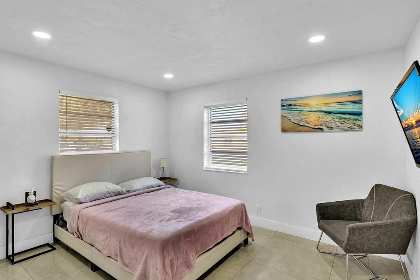 2 Bdrm Modern House Mins From Beach & Casino Hb1 Hallandale Beach Ngoại thất bức ảnh