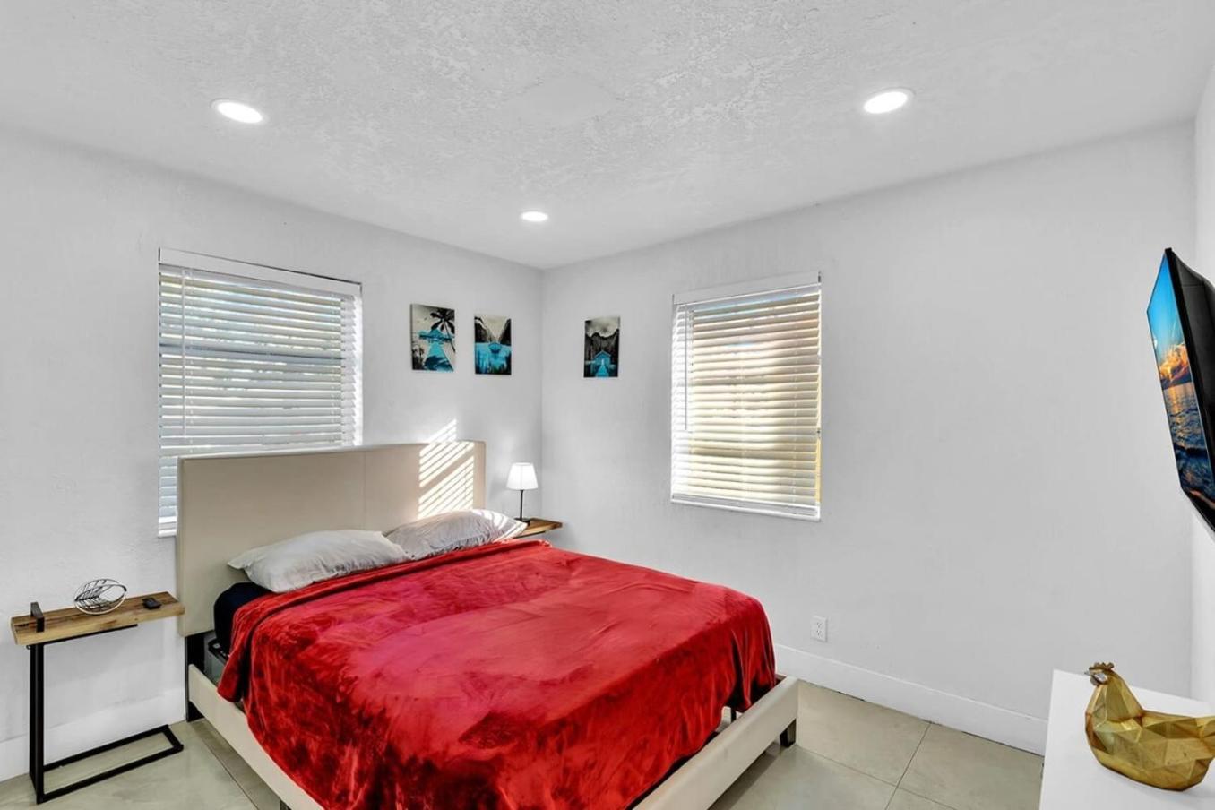 2 Bdrm Modern House Mins From Beach & Casino Hb1 Hallandale Beach Ngoại thất bức ảnh