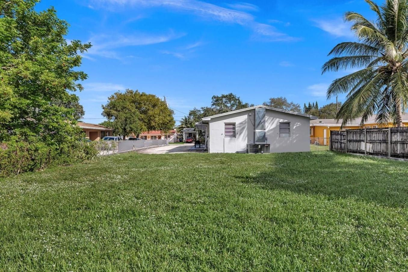 2 Bdrm Modern House Mins From Beach & Casino Hb1 Hallandale Beach Ngoại thất bức ảnh