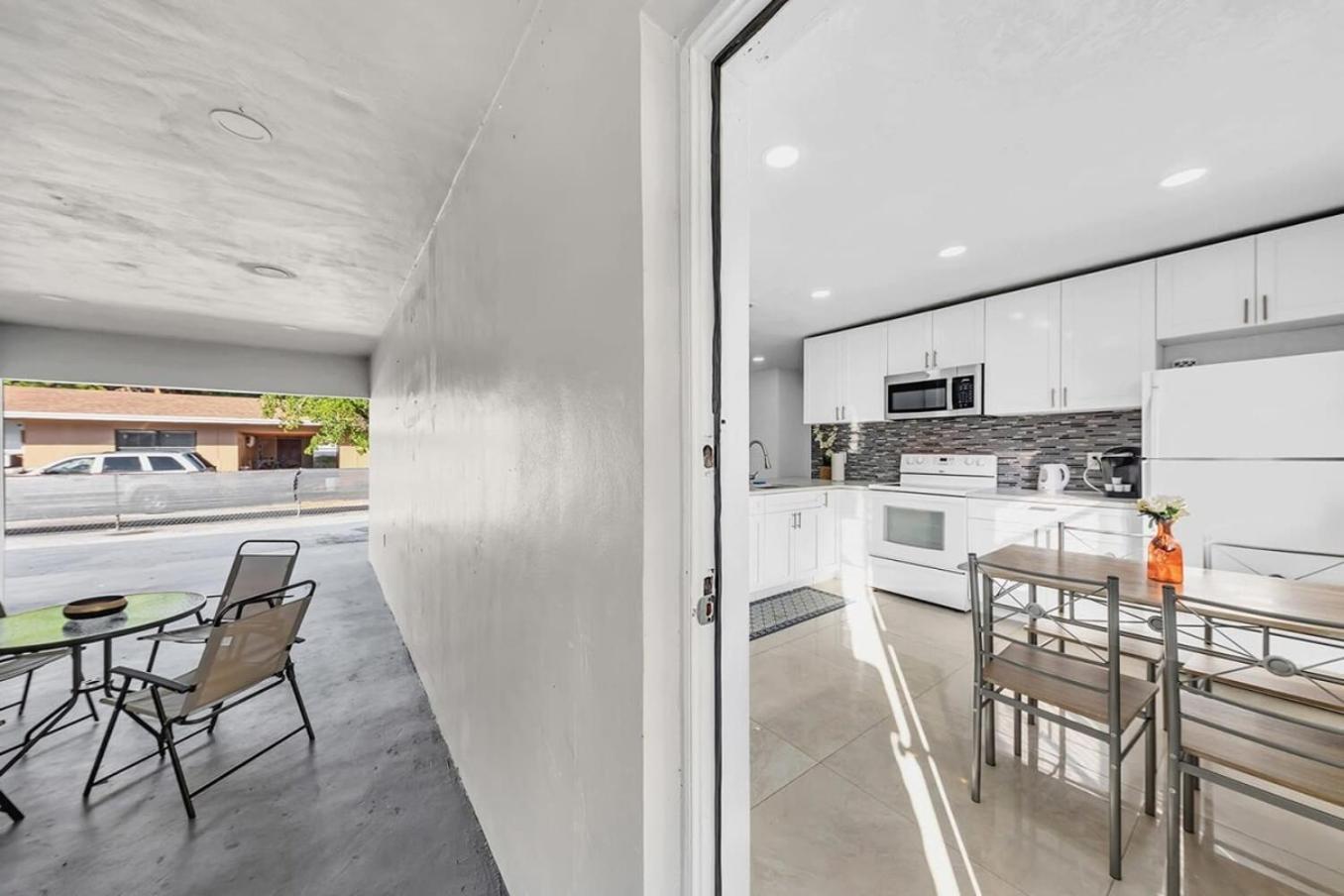 2 Bdrm Modern House Mins From Beach & Casino Hb1 Hallandale Beach Ngoại thất bức ảnh